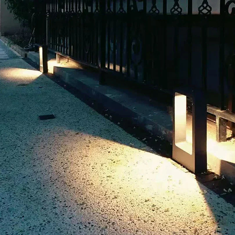 Minimalist Bollard Garden Lamp