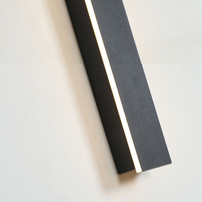 Linear Minimalist LED Outdoor Wall Light