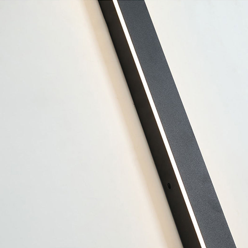 Linear Minimalist LED Outdoor Wall Light