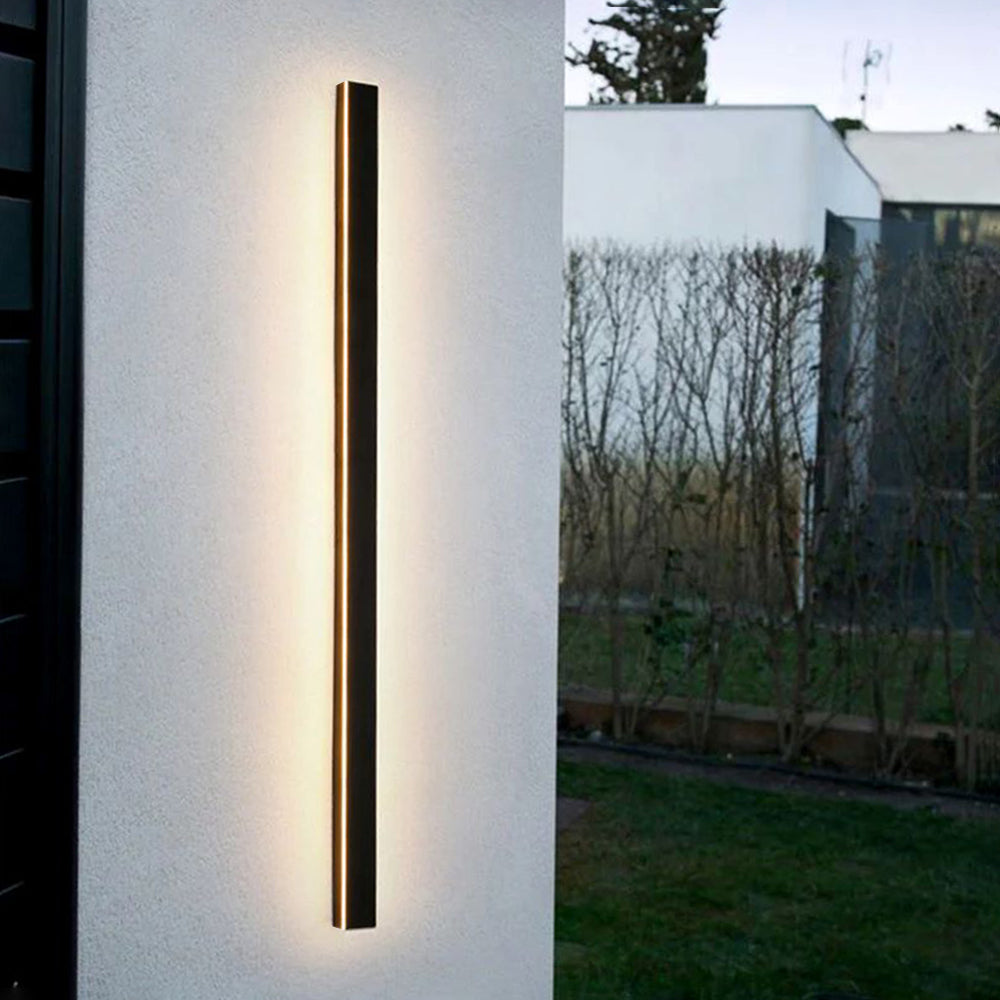 Linear Minimalist LED Outdoor Wall Light