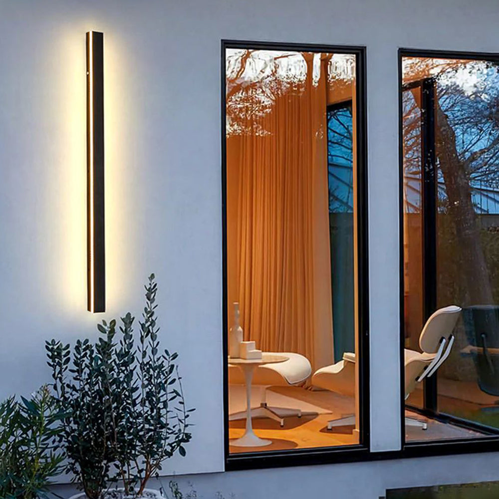 Linear Minimalist LED Outdoor Wall Light