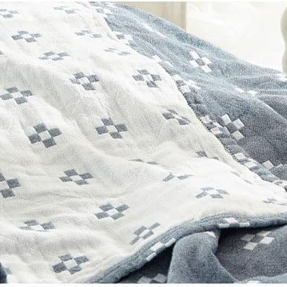 Geometric Pattern Throw Blanket