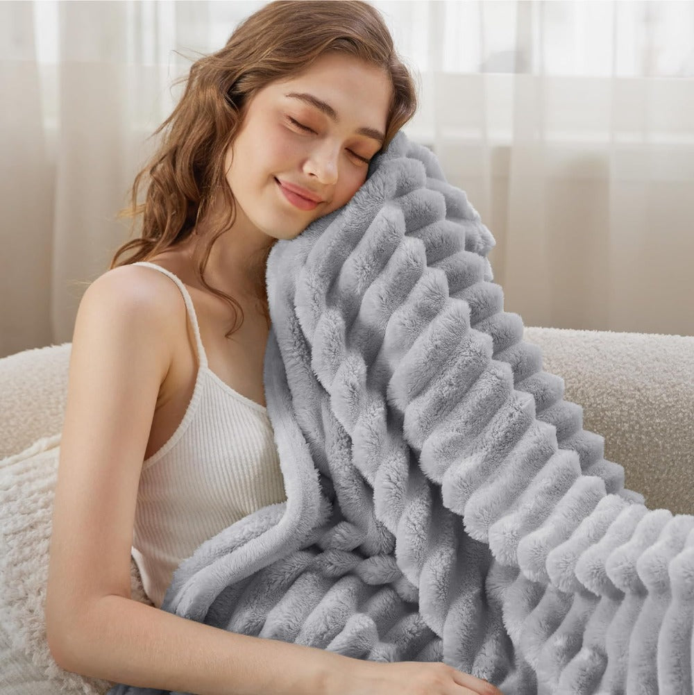 Fluffy Warm Blanket with Striped Pattern