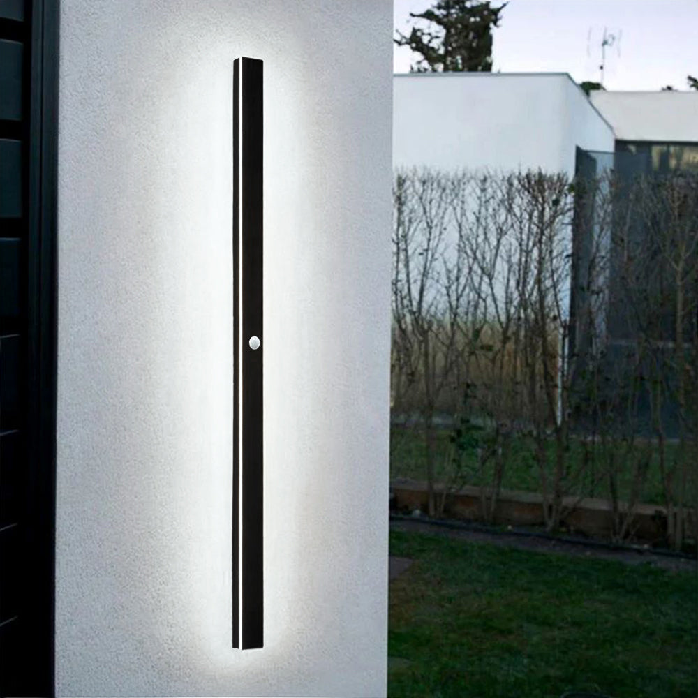Linear Minimalist LED Outdoor Wall Light