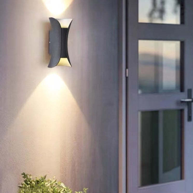 Contemporary Curved LED Outdoor Wall Light