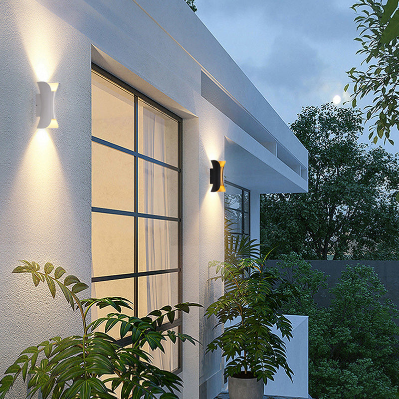 Contemporary Curved LED Outdoor Wall Light