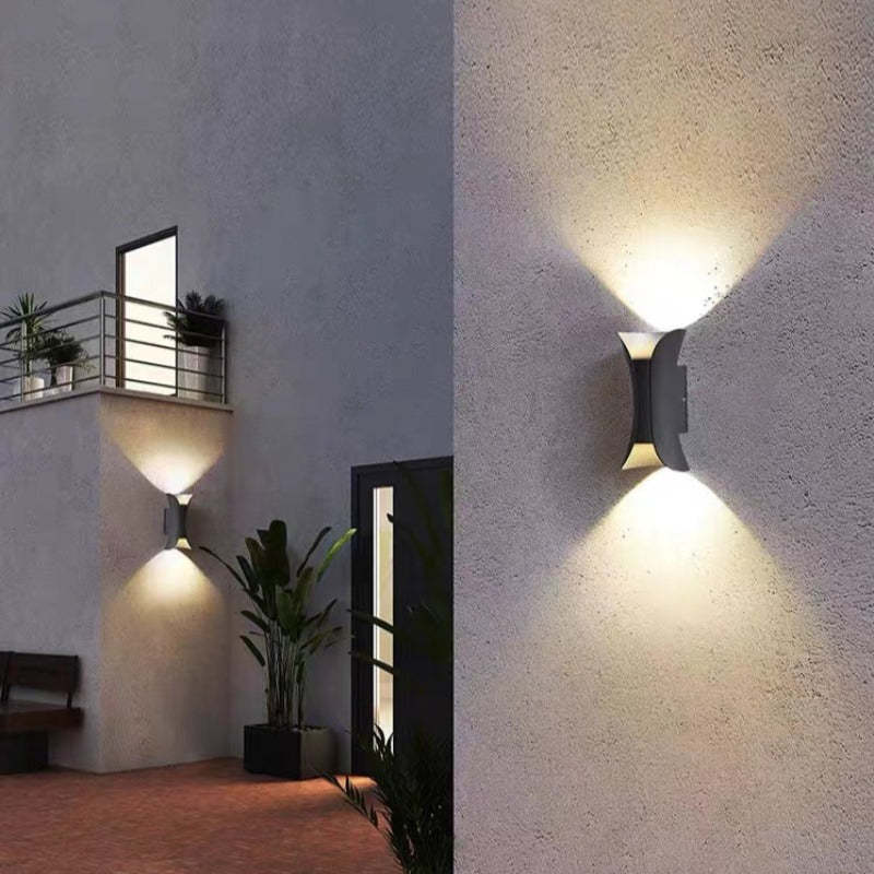 Contemporary Curved LED Outdoor Wall Light
