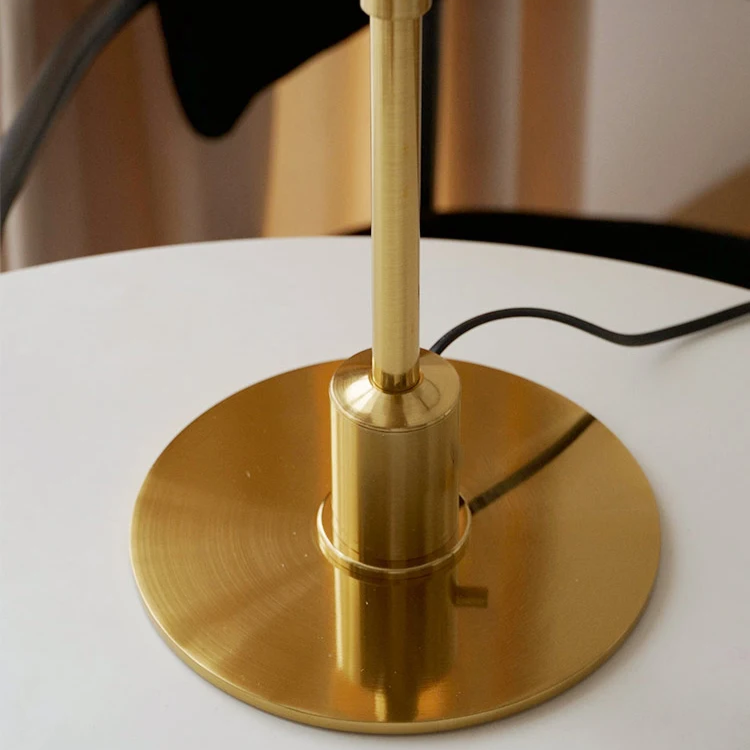 Minimalist Scandanavian LED Table Lamp